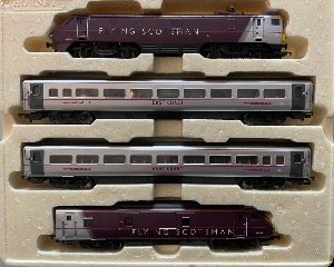 R3133 East Coast Flying Scotsman Train Pack  DCC Ready