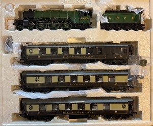 R2598M Queen of Scots Train Pack - DCC Fitted