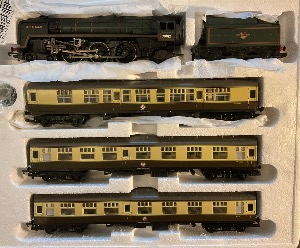 John of Gaunt 70012 with 3 carriages Set