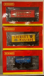 R6990 Hornby “Retro” wagons pack 3