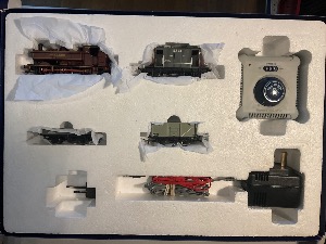 30-077 Midnight Metropolitan Train Set