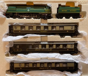 R2279M The Thanet Belle Train Pack