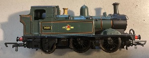 R2095A Class 14XX 1421 BR Green